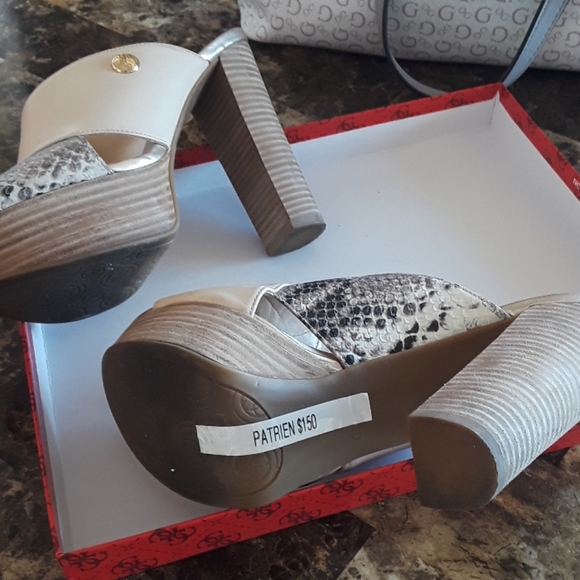 Shoe - Picture 3 of 3